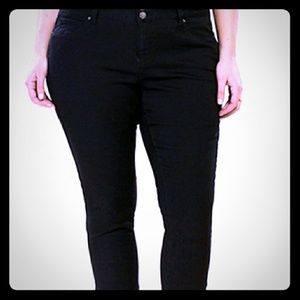 Royalty for Me "WannaBettaButt" Jeans